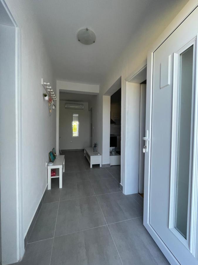 Apartmani Fulir Vrsi Exterior photo