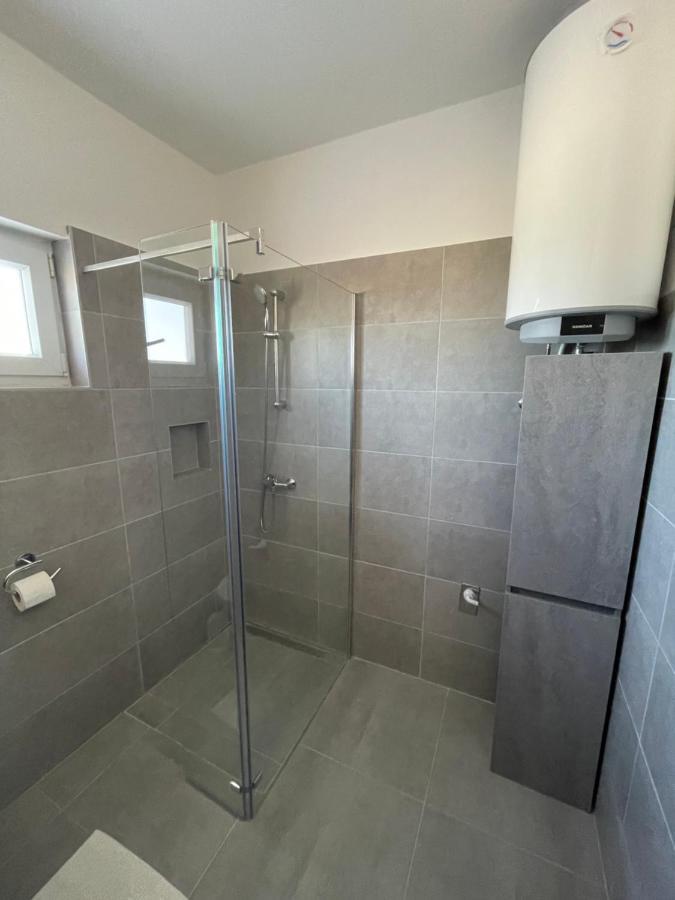 Apartmani Fulir Vrsi Exterior photo