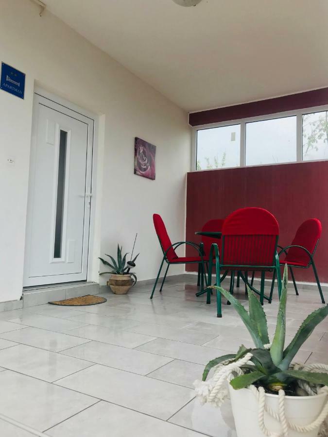 Apartmani Fulir Vrsi Exterior photo
